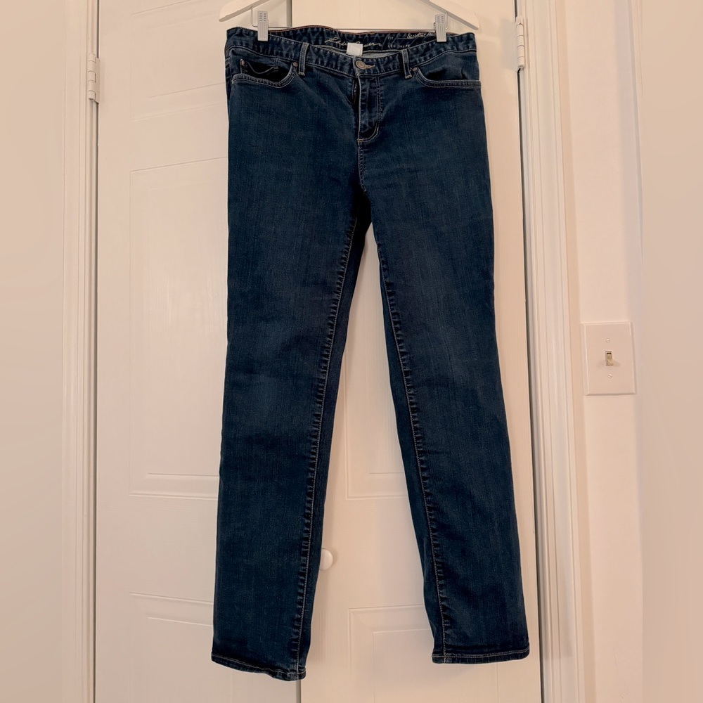 Classic straight leg. Thick denim. V. Flattering pocket placement.